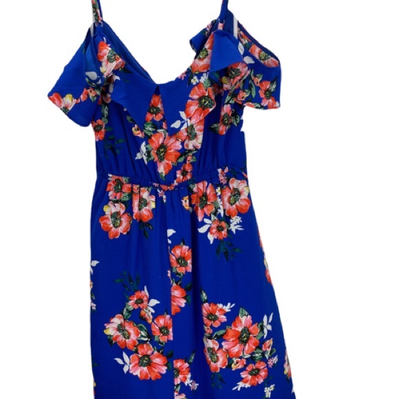 IZ Byer Beautiful floral dress add to your collection :) - Picture 2 of 9